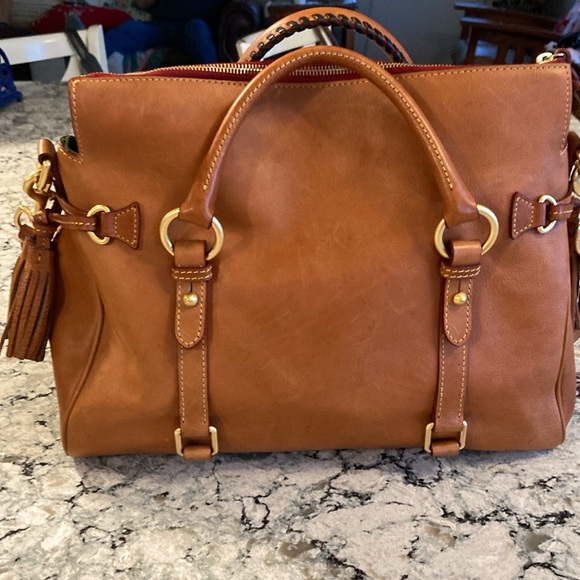 Dooney & Bourke brown leather satchel bag red lining, brass trim and zipper - Picture 6 of 16